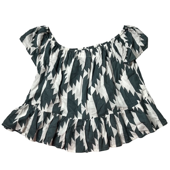 LJC Designs White And Grey Geometric Print Flutter Crop Top size Small - Picture 8 of 12